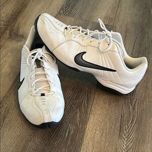 Nike White and Black Golf Shoes Classic Design